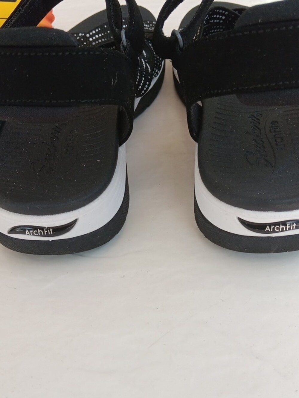 Skechers Black Strappy Sport Sandals with White Dotted Accents.New! Size 6 - Picture 3 of 8
